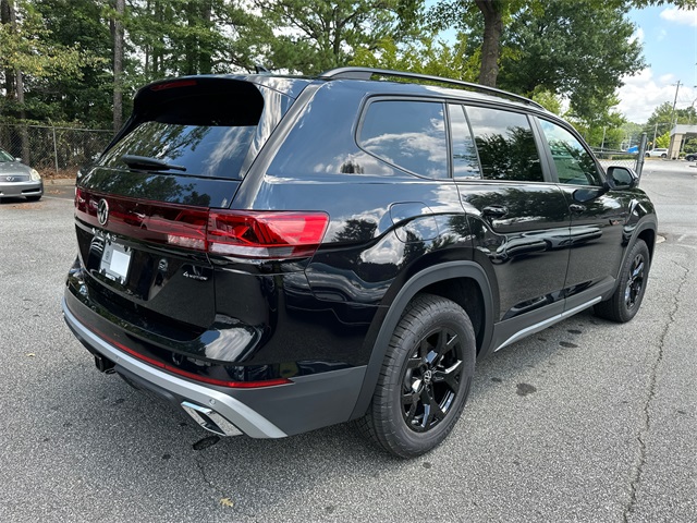 2025 Volkswagen Atlas SE Technology Peak Edition photo 7