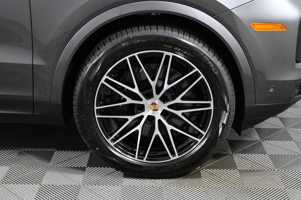 2025 Porsche Cayenne photo 39