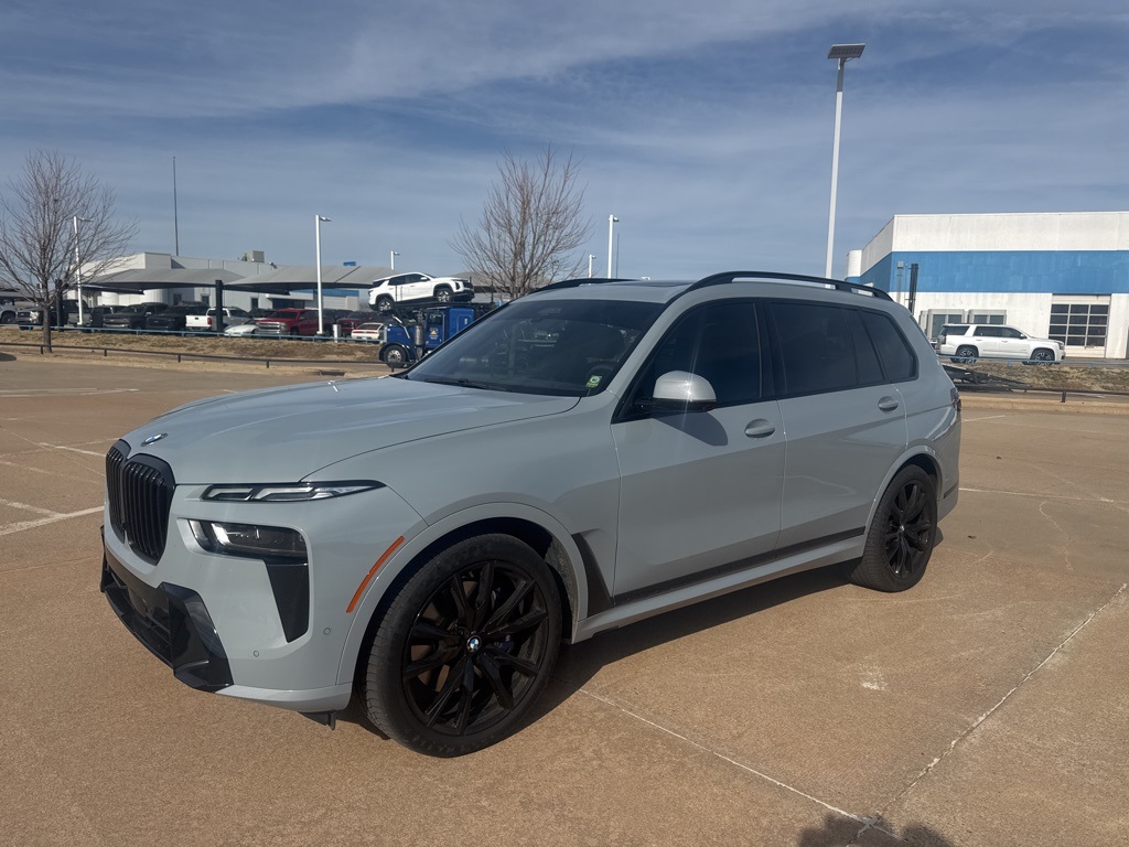 2024 BMW X7 40i's photo