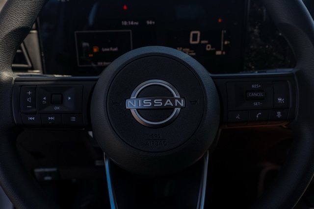 2025 Nissan Kicks SV photo 22
