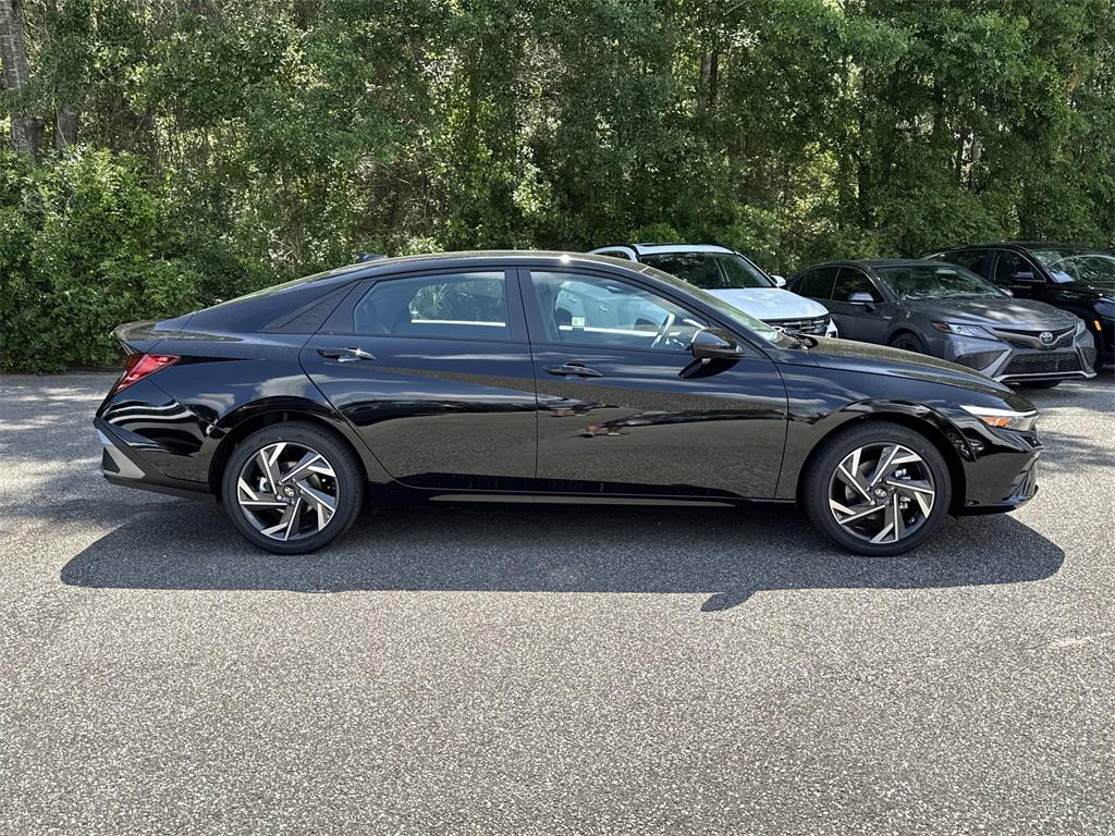2025 Hyundai Elantra Hybrid SEL Sport photo 2