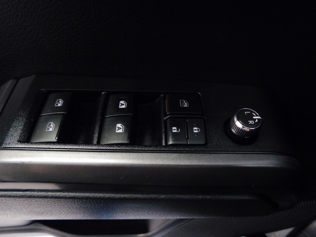 2018 Toyota Tacoma TRD Sport photo 28