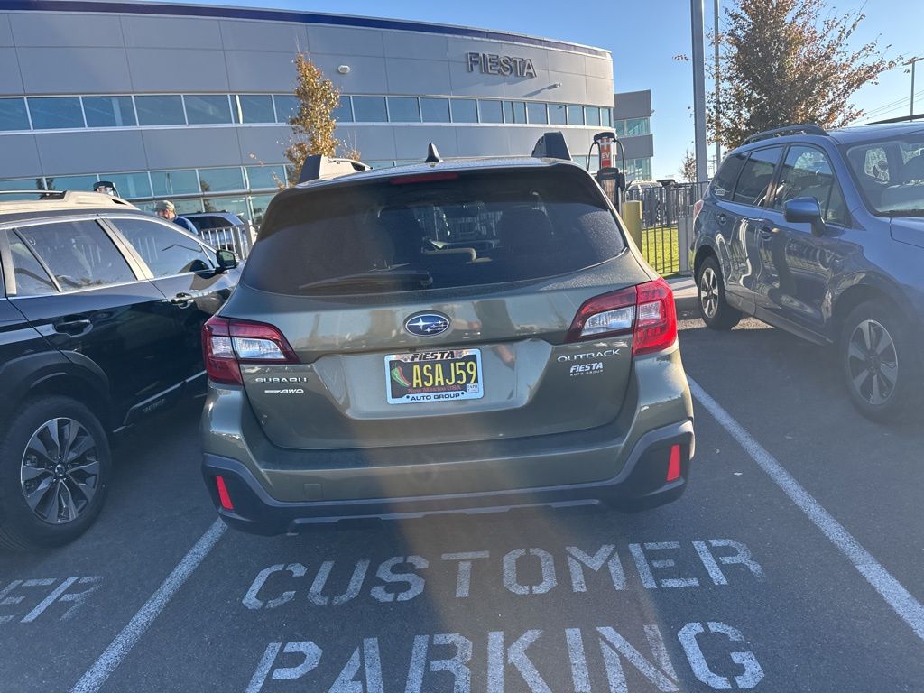 2018 Subaru Outback 2.5i Premium photo 4