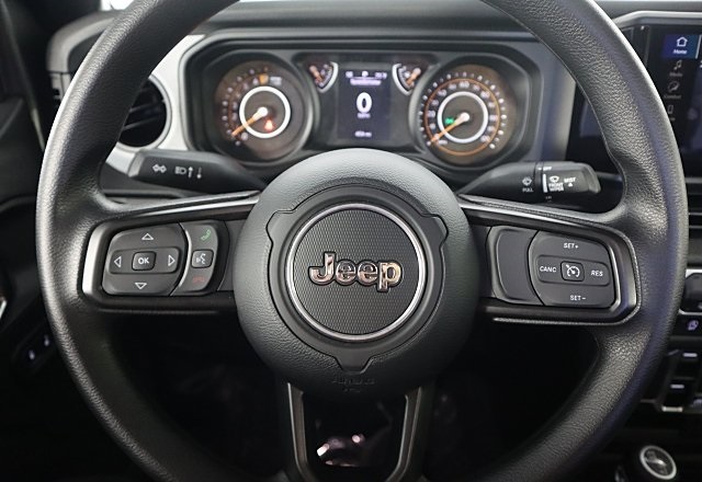 2025 Jeep Gladiator photo 12
