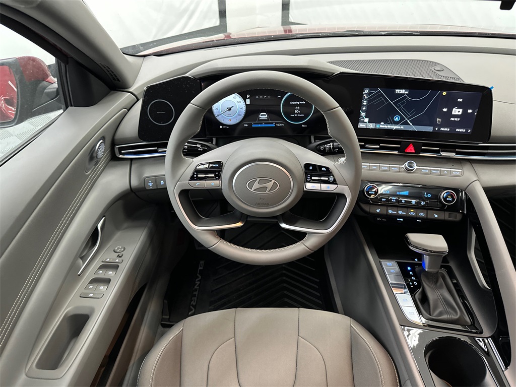 2025 Hyundai Elantra SEL Convenience photo 22