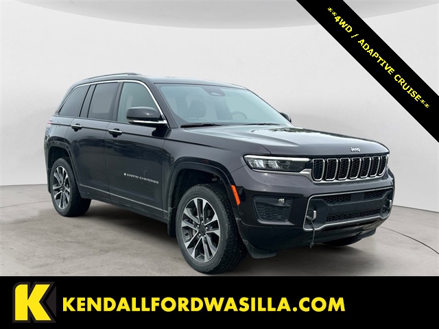 2023 Jeep Grand Cherokee Overland photo 2