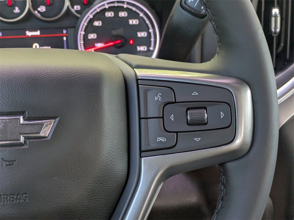 2022 Chevrolet Silverado RST photo 17