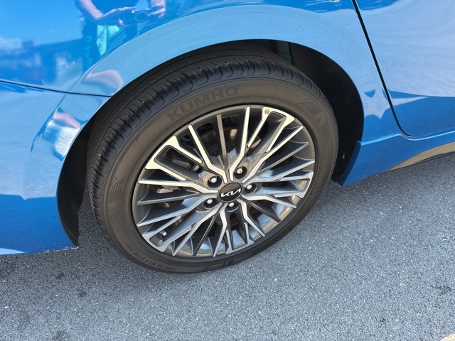 2024 Kia Forte GT-Line photo 9