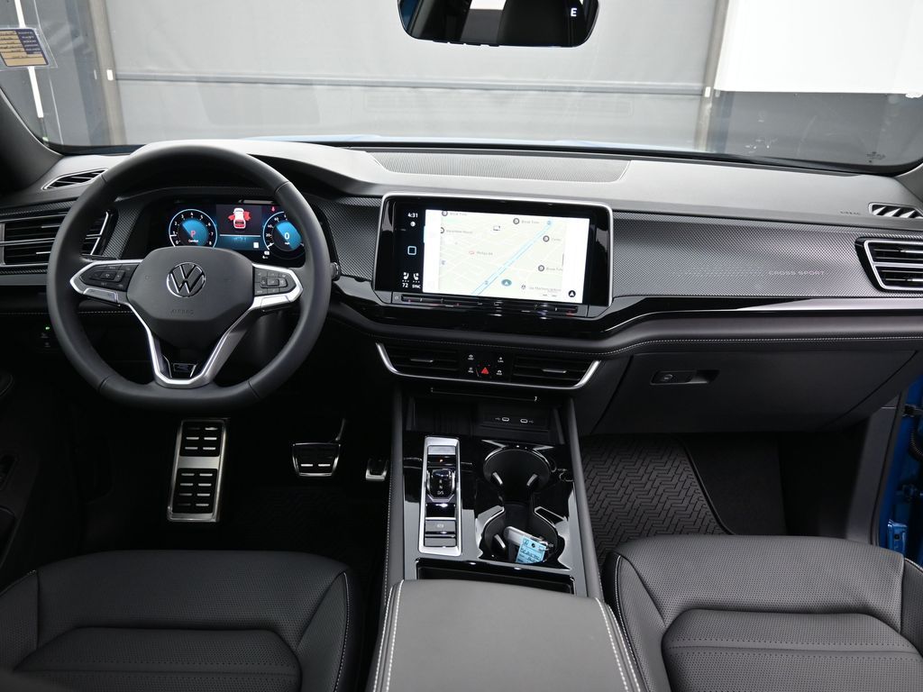 2025 Volkswagen Atlas Cross Sport SEL R-Line photo 39