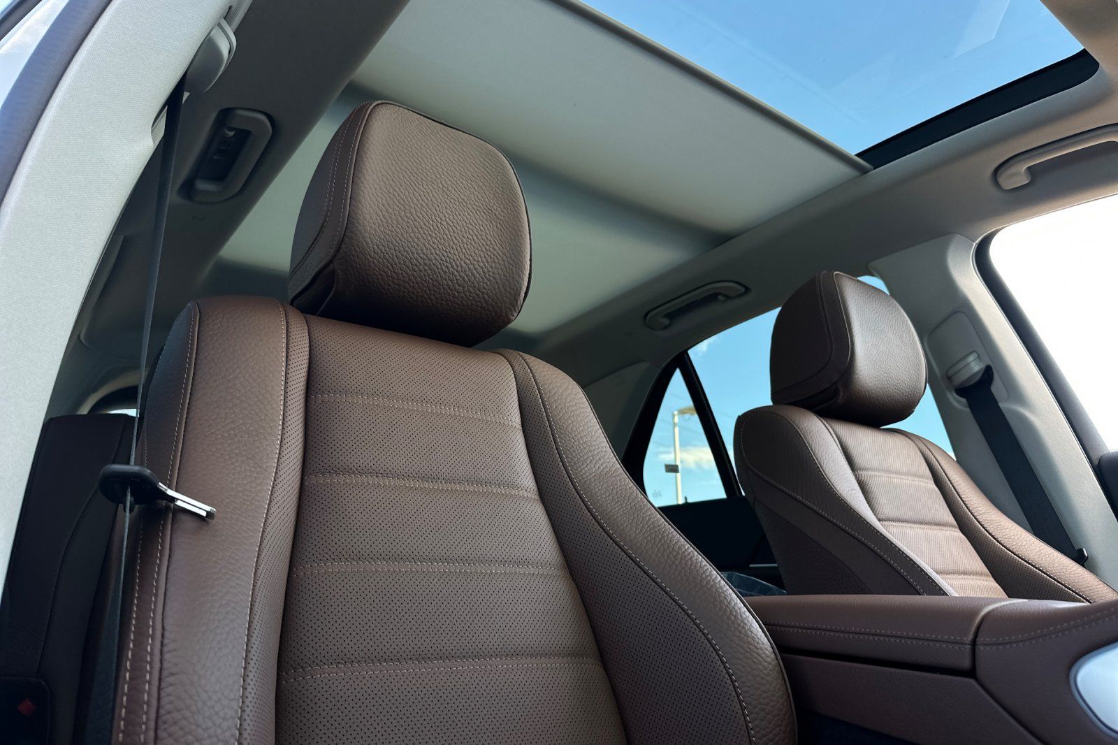 2026 Mercedes Benz GLE 450 4MATIC photo 3