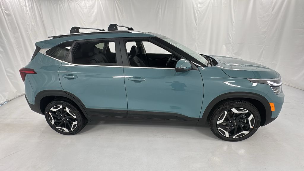 2026 Kia Seltos SX photo 2