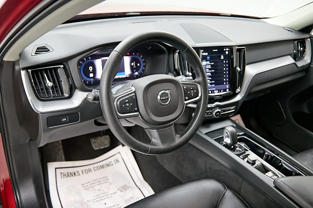 2023 VOLVO XC60 - Image 12