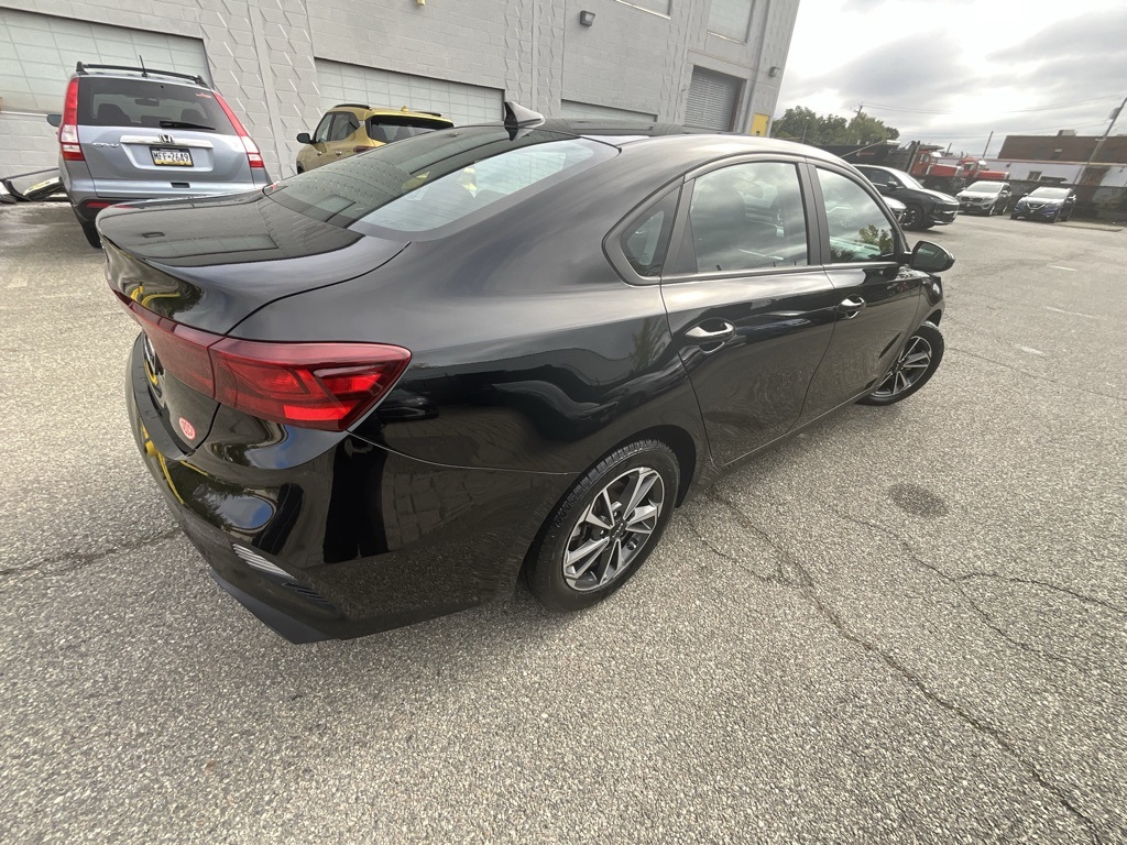 2023 Kia Forte LXS photo 4