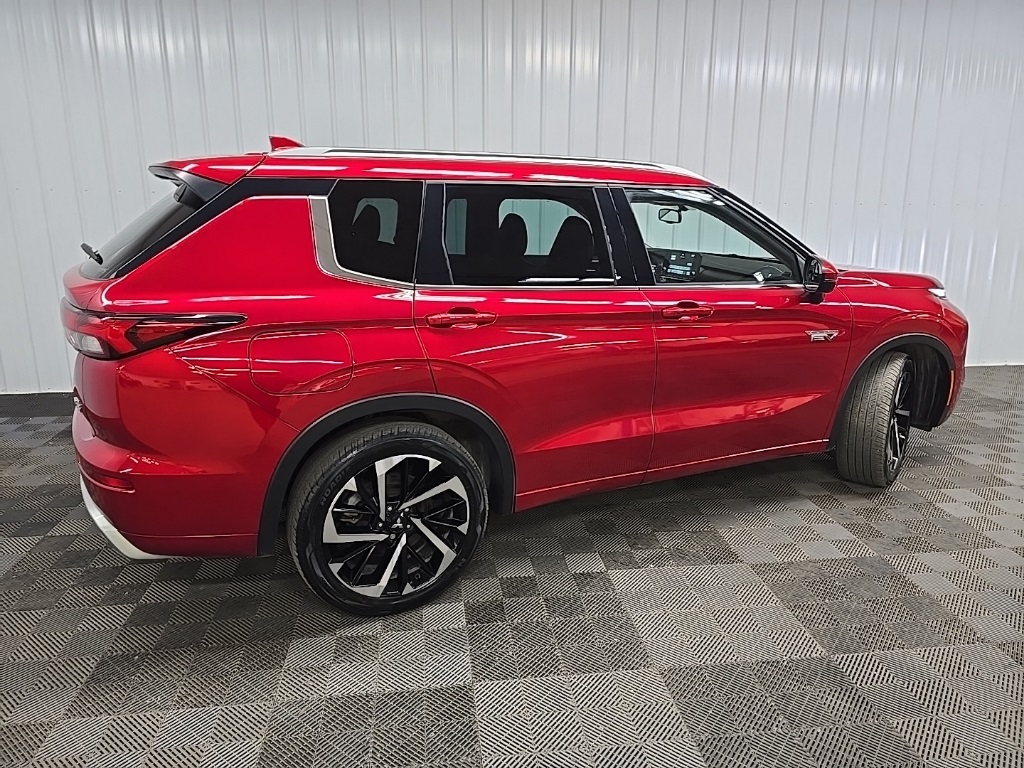 2023 Mitsubishi Outlander PHEV SEL photo 3