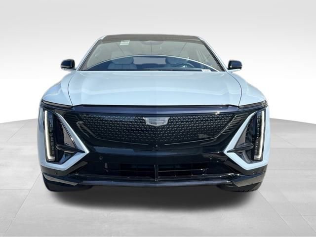 2025 Cadillac Lyriq Sport photo 2