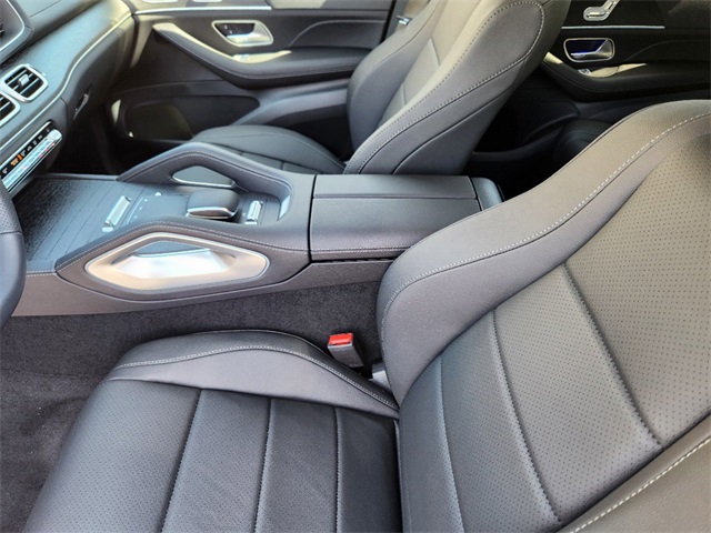2025 Mercedes Benz GLS 450 4MATIC photo 8