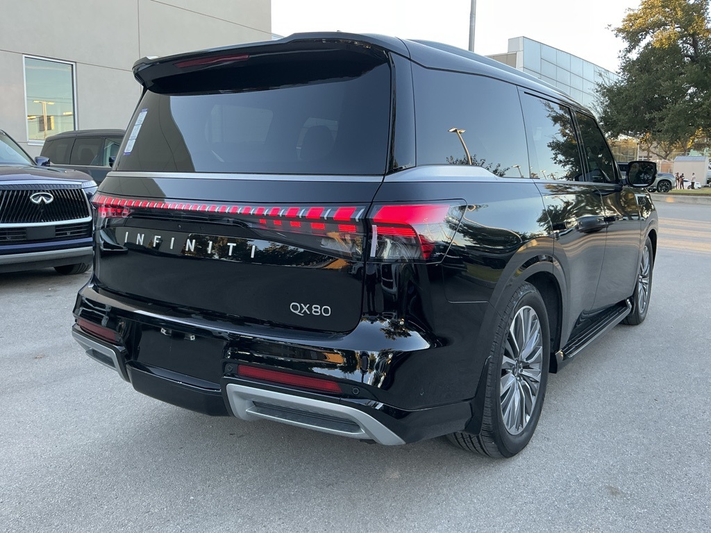 2025 Infiniti QX80 Luxe photo 3