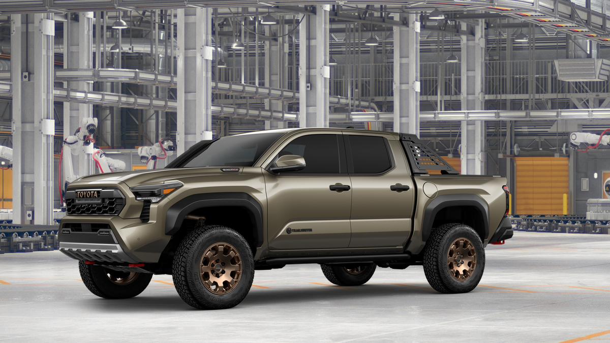 2025 Toyota Tacoma Trailhunter photo 2