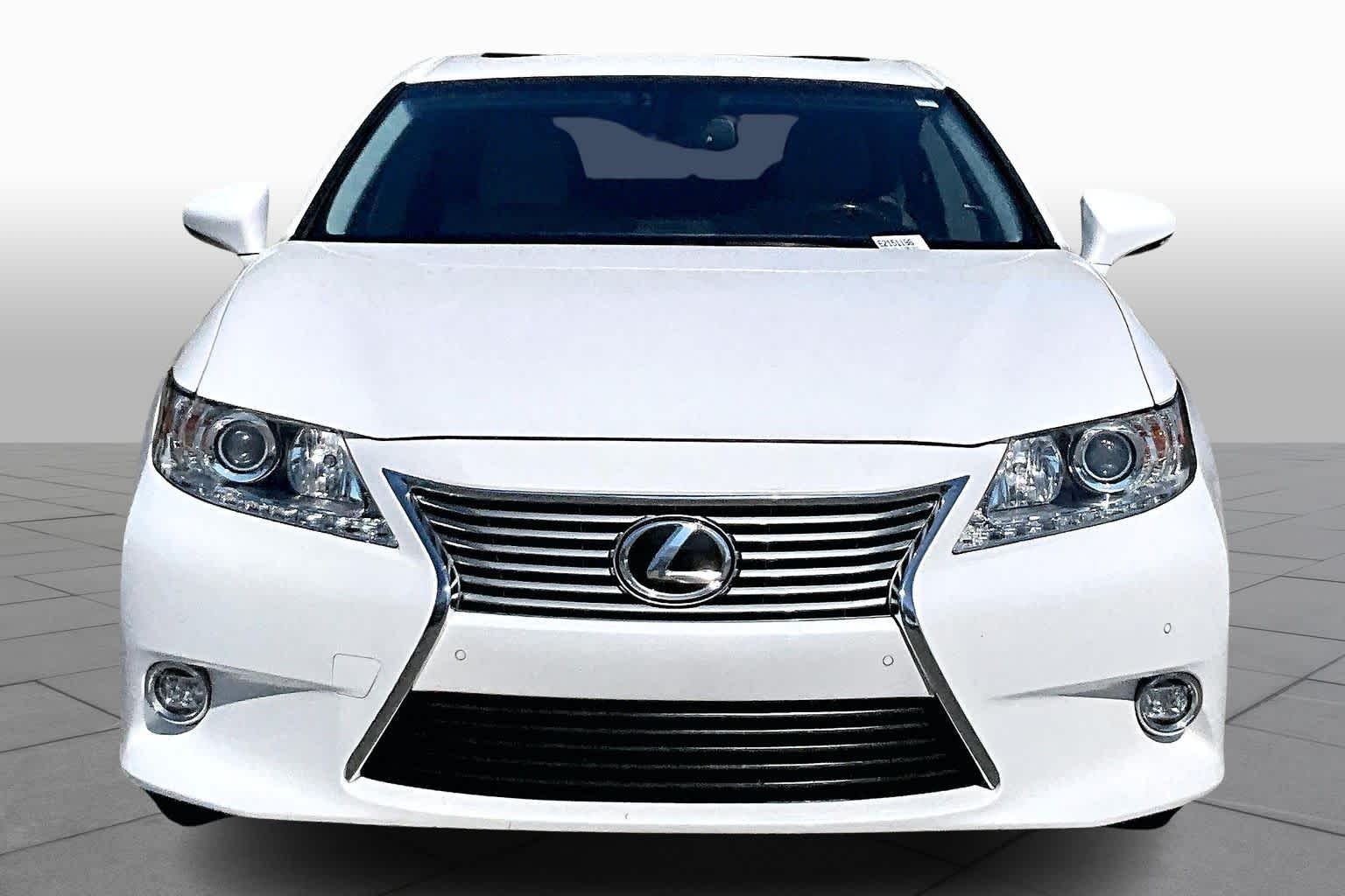 2014 Lexus ES 350 photo 3