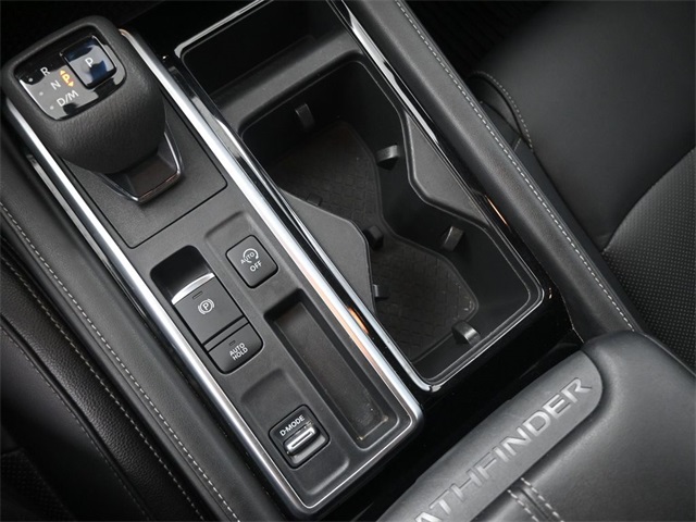 2022 Nissan Pathfinder SV photo 14