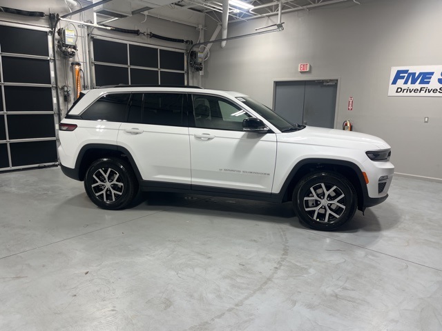 2025 Jeep Grand Cherokee Limited's photo