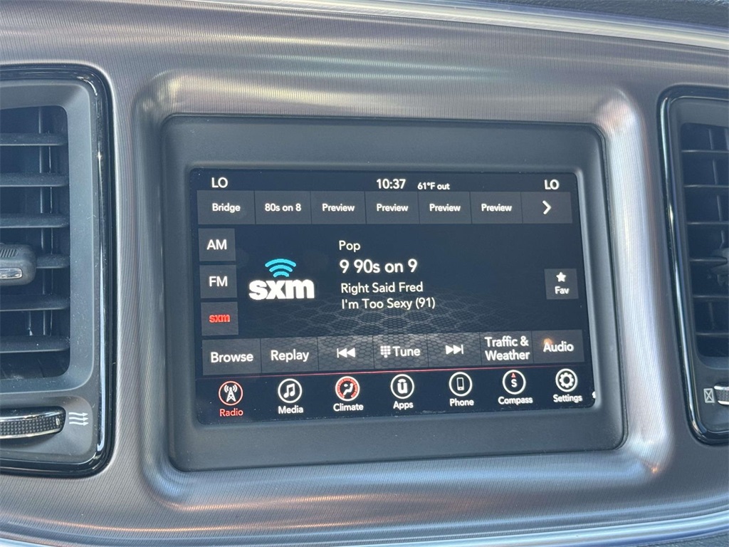 2020 Dodge Challenger SXT photo 3