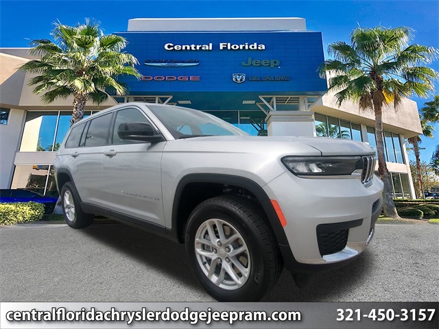 2025 Jeep Grand Cherokee L Laredo's photo