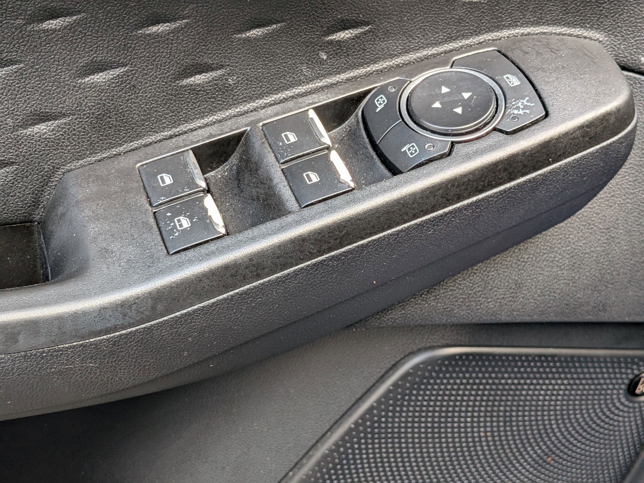 2020 Ford Escape Titanium photo 14