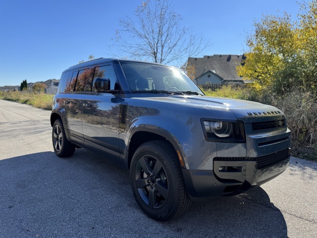 2026 Land Rover Defender 110 S photo 4