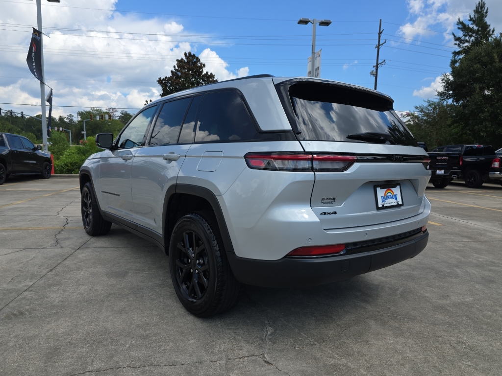 2024 Jeep Grand Cherokee Altitude photo 4