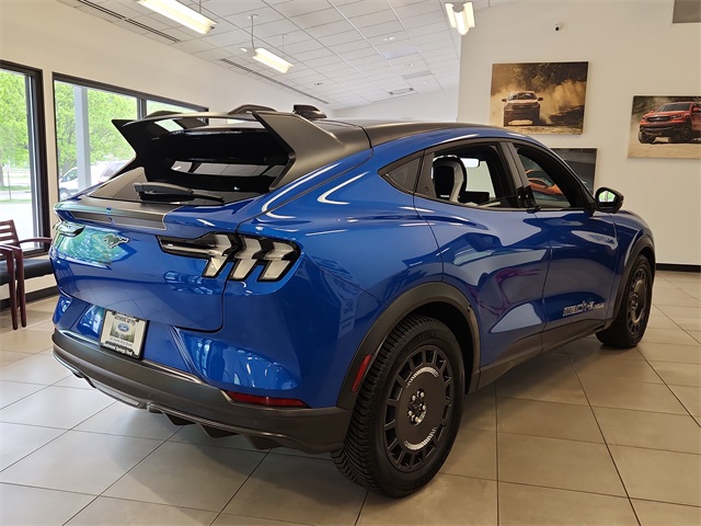 2025 Ford Mustang Mach-E GT photo 3