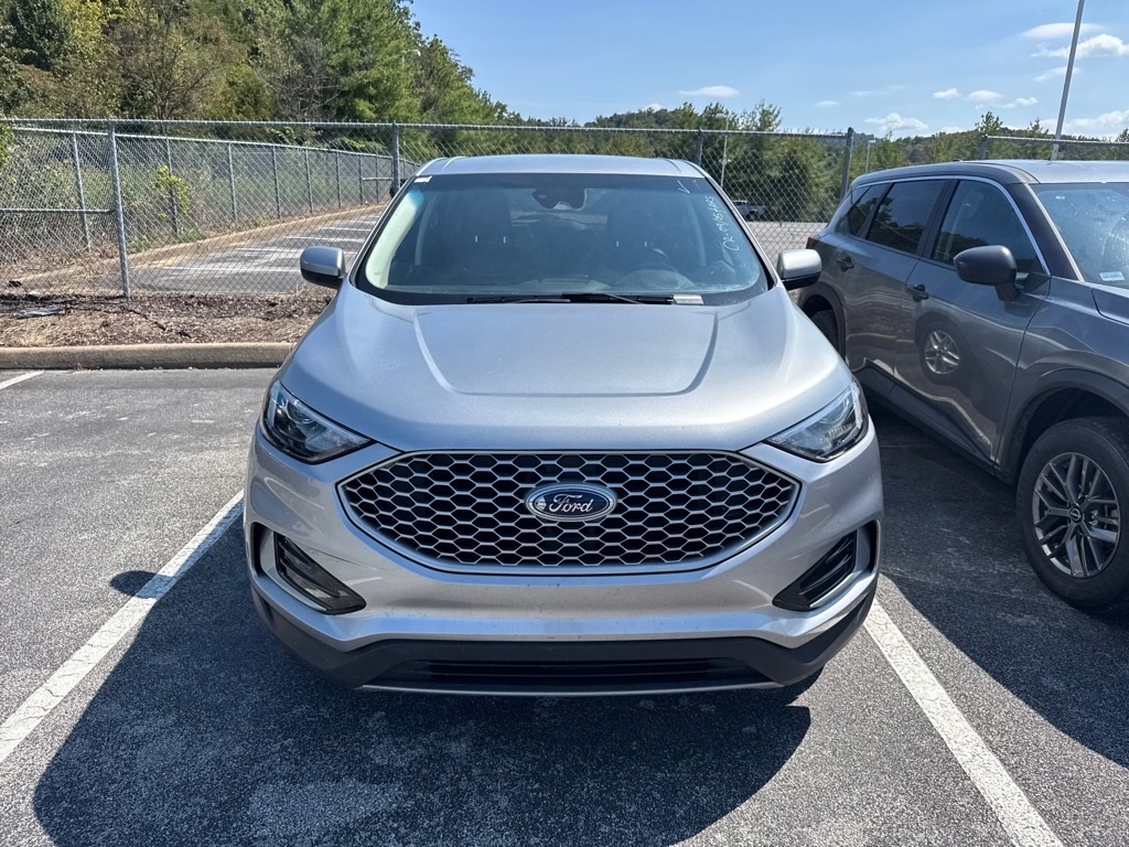 2023 Ford Edge SEL photo 4