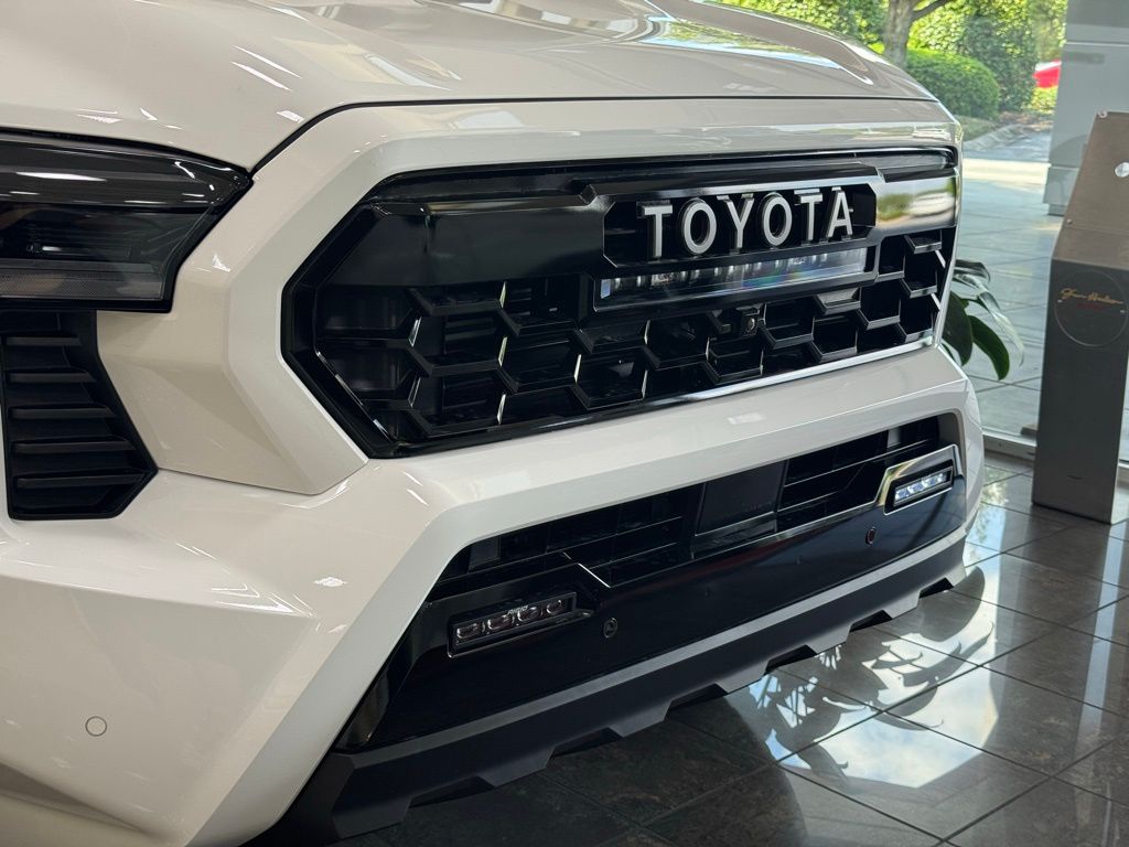 2025 Toyota Tacoma TRD Pro 4x4 photo 4