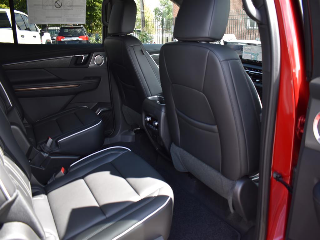 2026 Buick Enclave Avenir photo 4