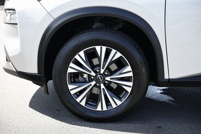 2023 Nissan Rogue SV photo 3