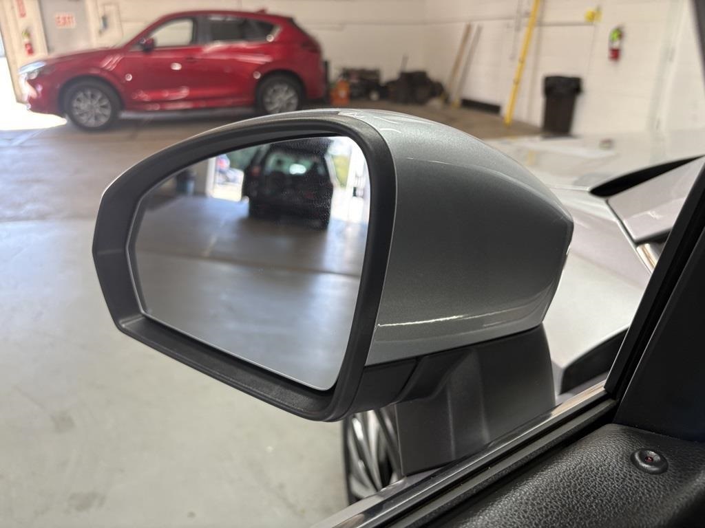 2024 Volkswagen Taos SE photo 13