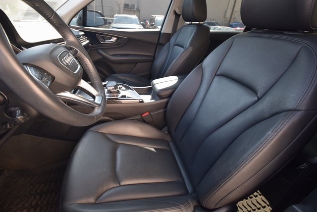 2019 Audi Q7 55 Premium Plus photo 2