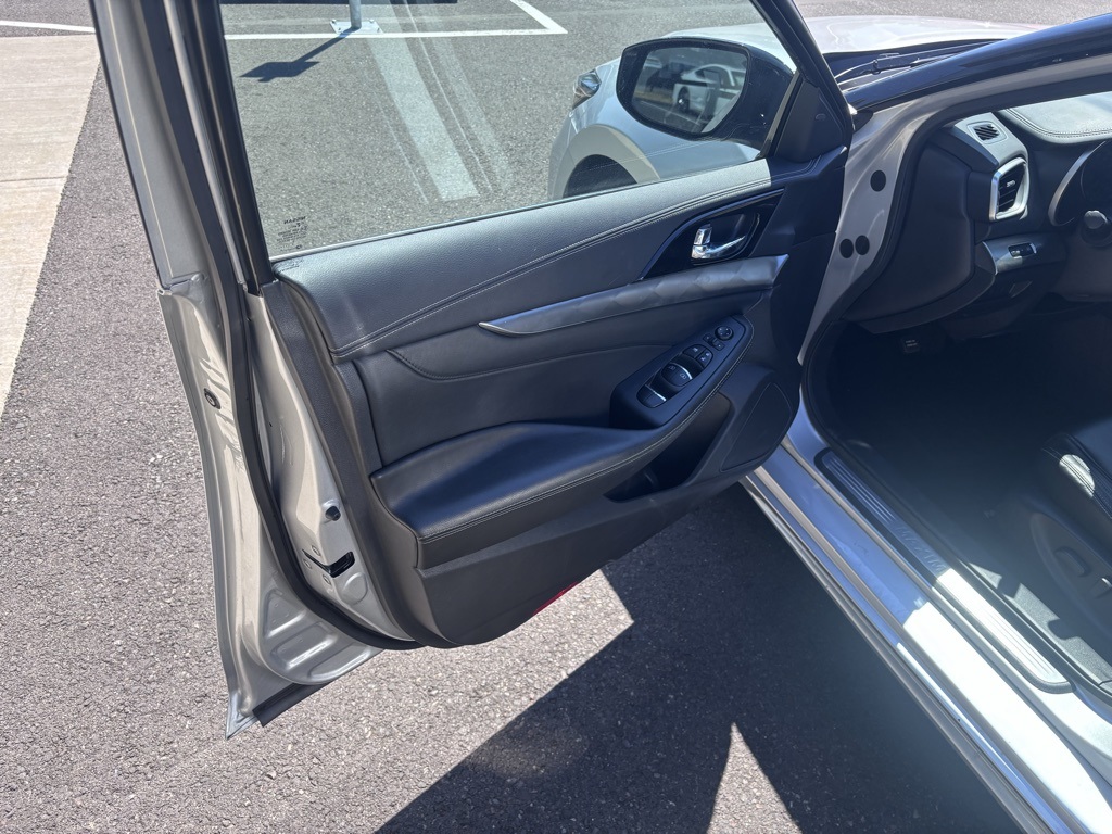 2023 Nissan Maxima SV photo 13