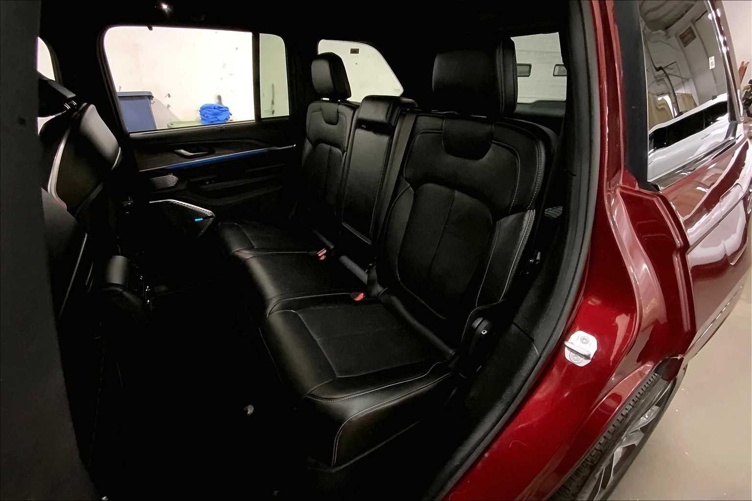 2023 Jeep Cherokee 4xe Overland photo 20