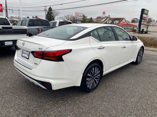 2023 Nissan Altima 2.5 SV photo 3