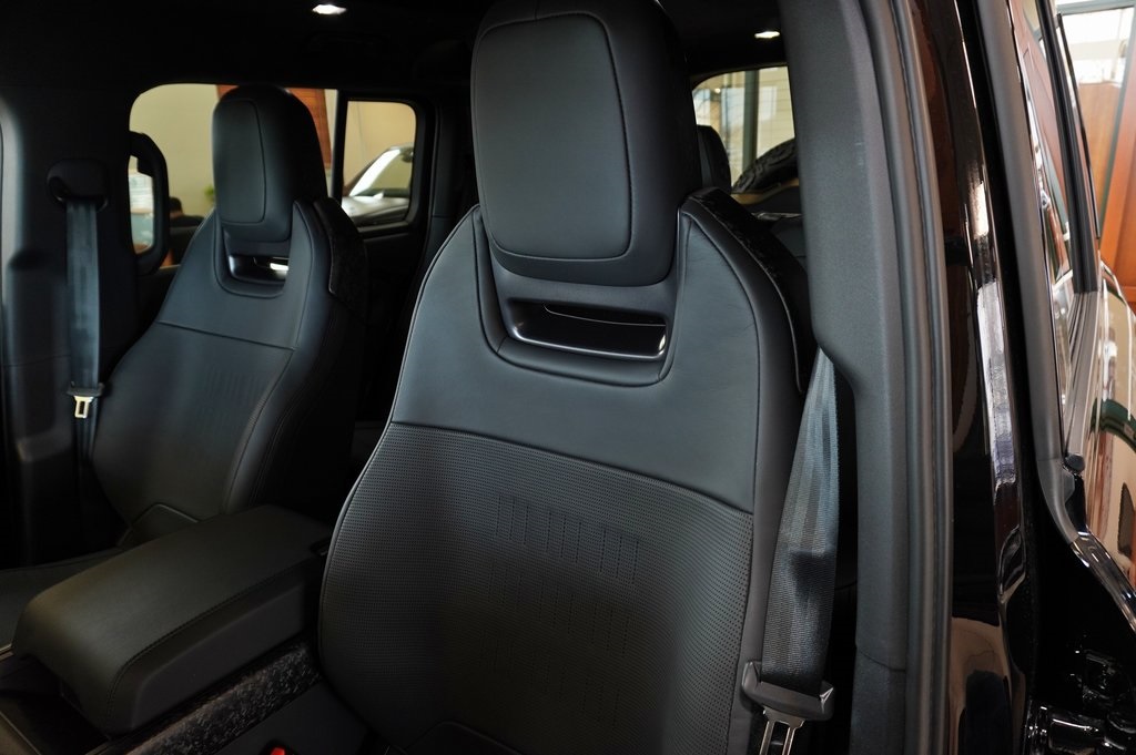 2026 LAND ROVER DEFENDER - Image 8