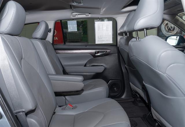 2021 Toyota Highlander Limited photo 18