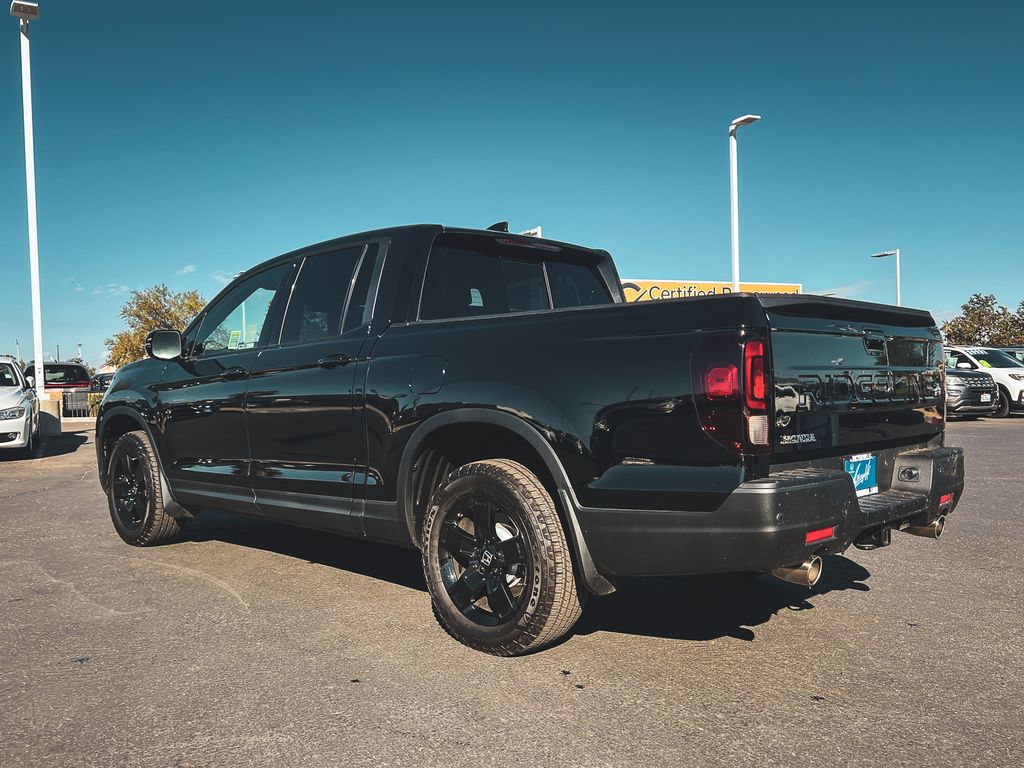 2025 Honda Ridgeline Black Edition photo 9