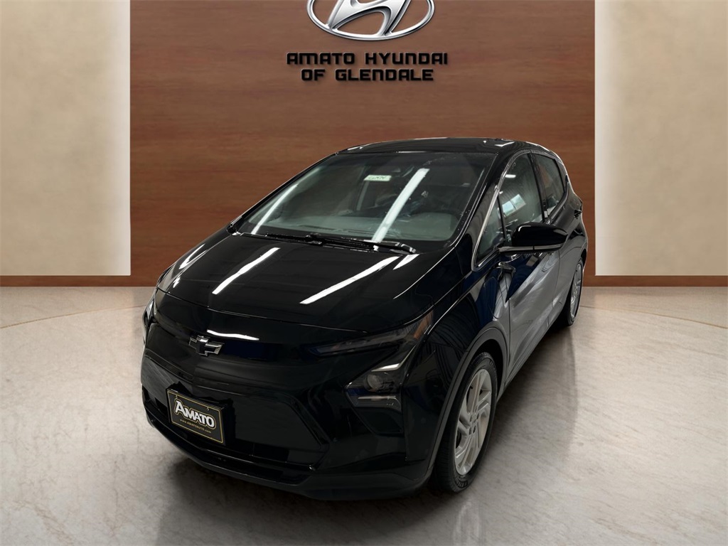Used 2023 Chevrolet Bolt EV LT with VIN 1G1FW6S0XP4175747 for sale in Glendale, WI
