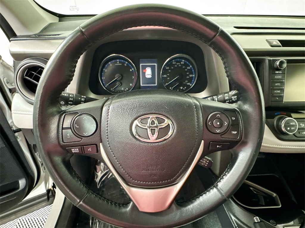 2017 Toyota RAV4 Limited photo 33