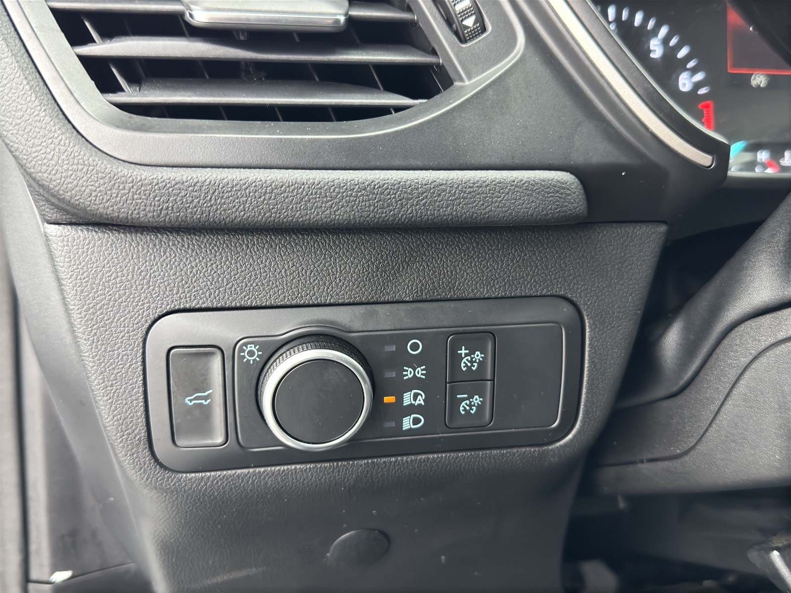2022 Ford Escape SE photo 35
