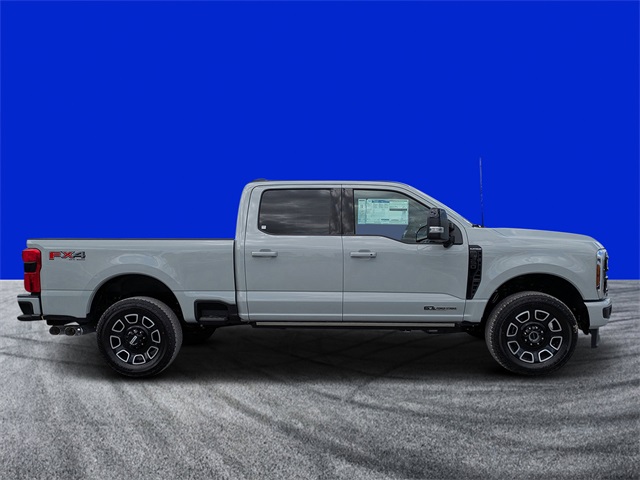 2025 Ford F-350 Platinum photo 2
