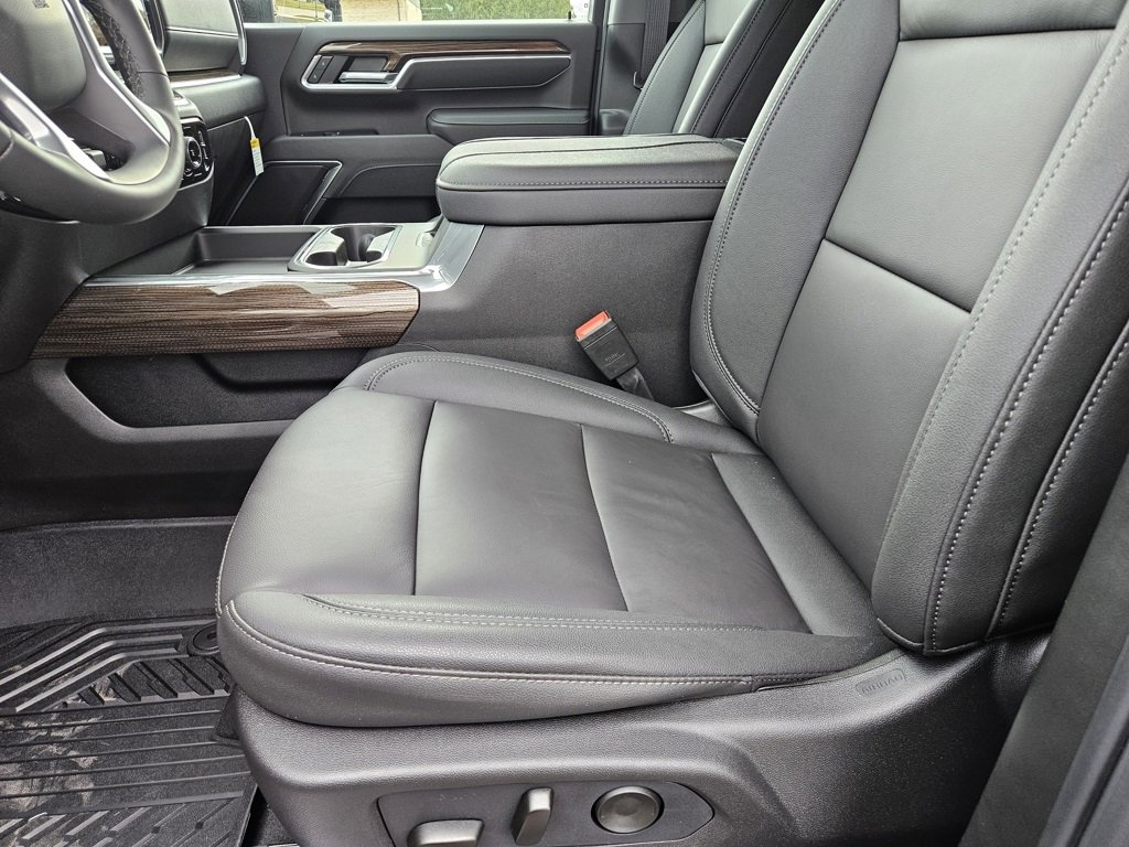 2020 Chevrolet Equinox LT photo 2