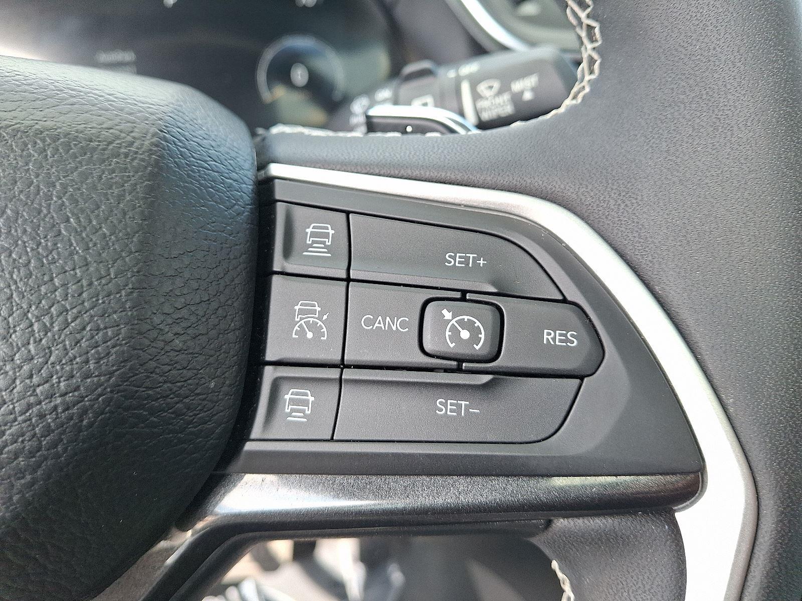 2023 Jeep Grand Cherokee Altitude photo 21