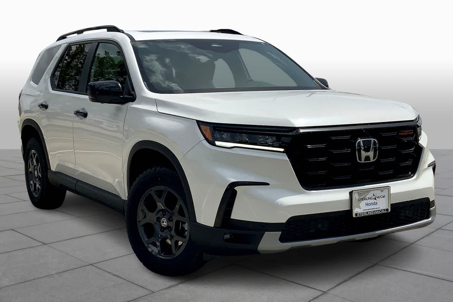 2025 Honda Pilot TrailSport photo 2